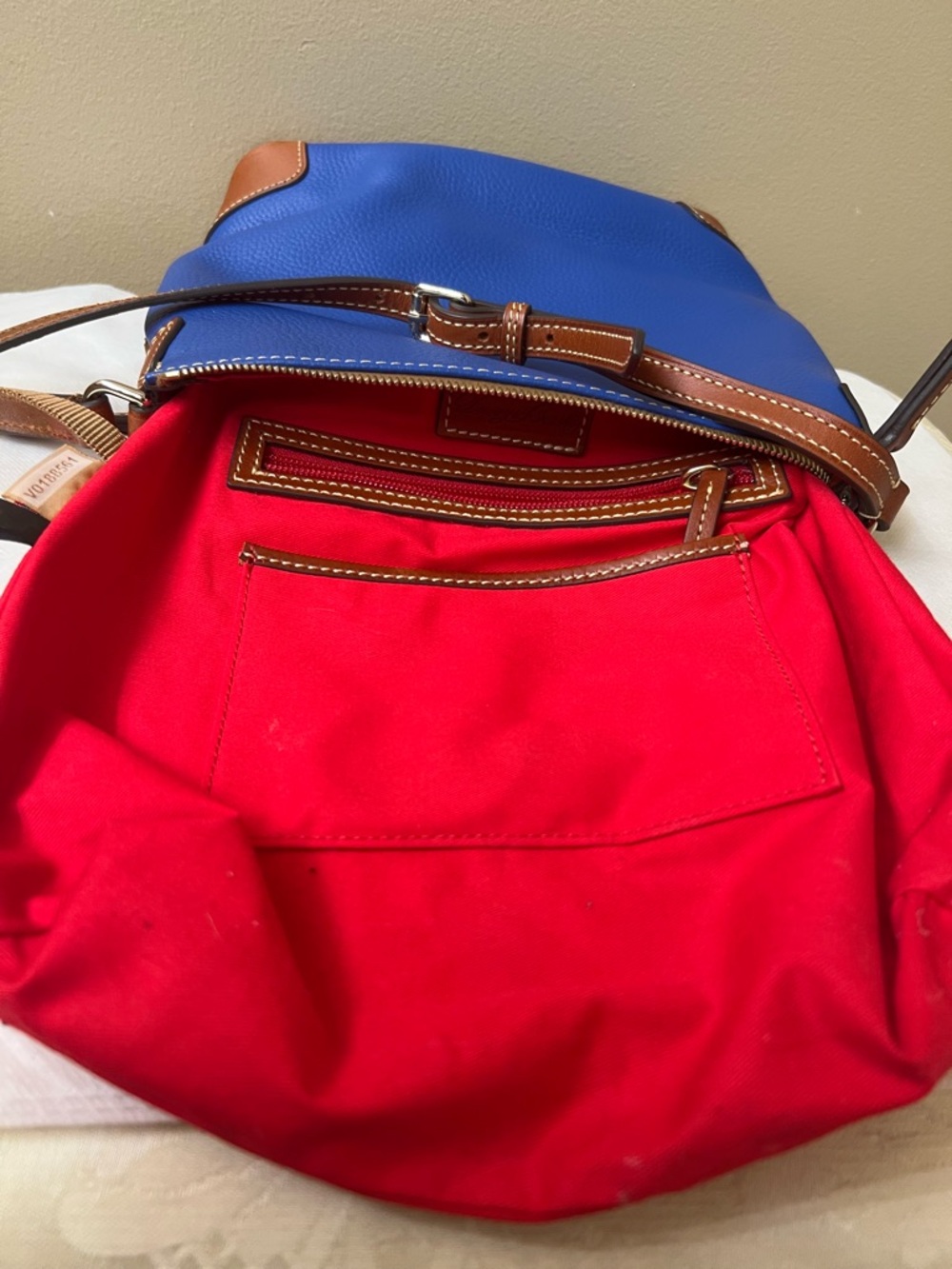 Dooney & Bourke Leather Crossbody EUC - Picture 9 of 16